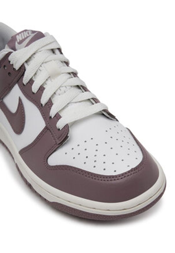 Nike Sneakersy Dunk Low GS IB2887 Biały. Kolor: biały. Materiał: skóra