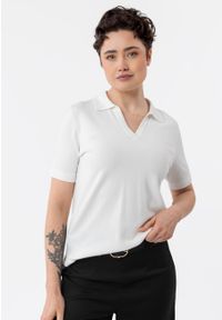 Volcano - Bluzka z kołnierzem w serek TM-JUNA. Okazja: na co dzień, na spotkanie biznesowe, do pracy. Typ kołnierza: dekolt w serek. Materiał: dzianina, wiskoza, poliamid. Długość rękawa: długi rękaw. Długość: krótkie. Wzór: gładki. Styl: casual, biznesowy, elegancki, klasyczny #1