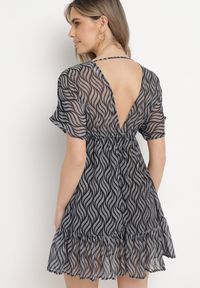 Born2be - Czarna Sukienka Mini o Kroju Nietoperza z Dekoltem V z Troczkami Ainella. Kolor: czarny. Styl: elegancki. Długość: mini #2