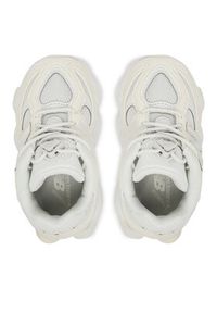 New Balance Sneakersy IV9060LL Biały. Kolor: biały. Materiał: materiał #5