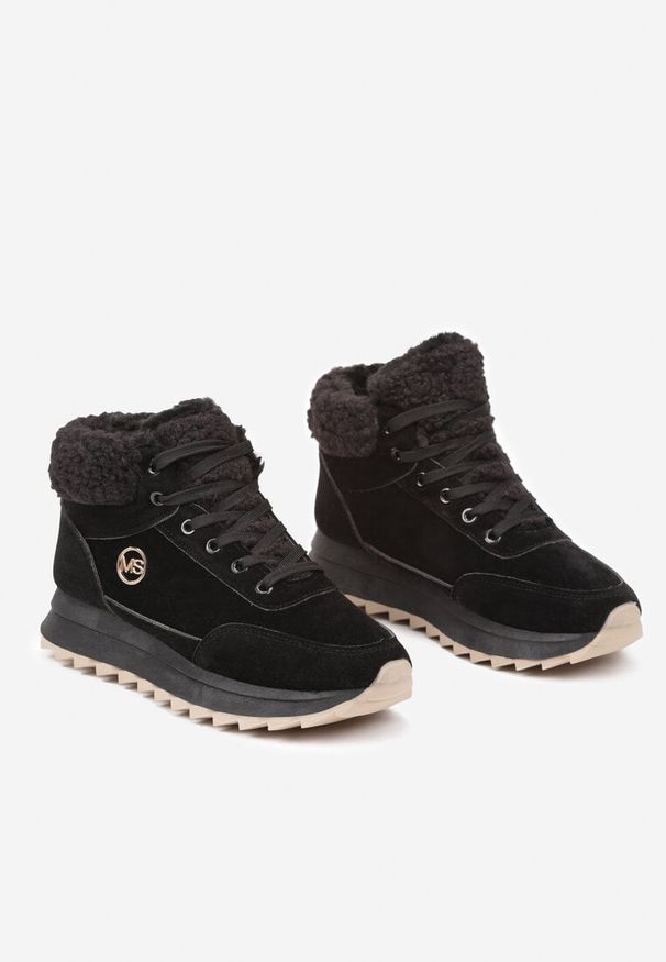 Born2be - Czarne Sneakersy z Imitacji Zamszu Mocno Ocieplane Futrem Metarilea. Okazja: na co dzień. Zapięcie: sznurówki. Kolor: czarny. Materiał: zamsz, futro. Sezon: zima, jesień