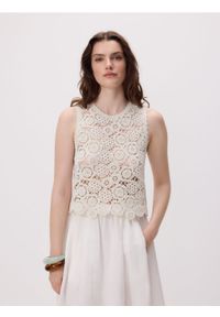 Reserved - Ażurowy top - złamana biel. Materiał: dzianina. Wzór: ażurowy #1