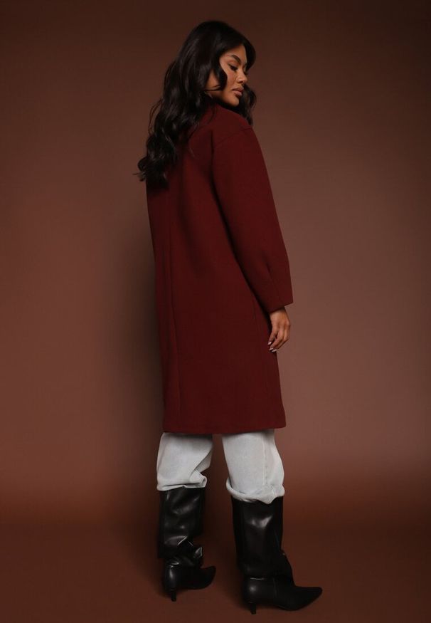 Renee - Bordowy Płaszcz Dwurzędowy Długi Tadde. Kolor: czerwony. Długość: długie