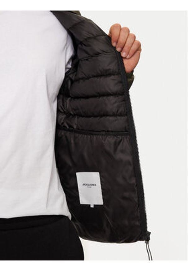 Jack & Jones - Jack&Jones Kurtka zimowa Sprint 12258444 Czarny Regular Fit. Kolor: czarny. Materiał: syntetyk. Sezon: zima