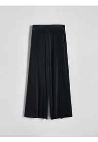 Reserved - Plisowane spodnie wide leg - czarny. Kolor: czarny. Materiał: dzianina
