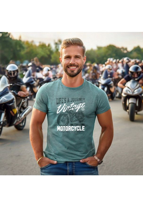 T-Shirt (Koszulka) Męska - Pako Jeans - Zielony Melanż, Motocykl. Okazja: na co dzień. Kolor: zielony. Materiał: bawełna, wiskoza. Wzór: nadruk. Styl: casual