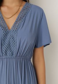 Born2be - Niebieska Sukienka Selphie. Kolor: niebieski. Materiał: koronka, tkanina. Długość rękawa: krótki rękaw. Wzór: koronka, aplikacja, ażurowy. Sezon: lato. Długość: midi #2