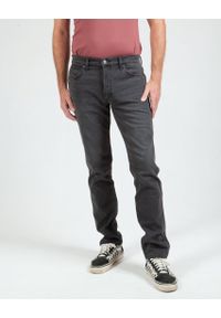 Wrangler - WRANGLER GREENSBORO MĘSKIE SPODNIE JEANSOWE MILES AWAY W15QOBR23 112319227