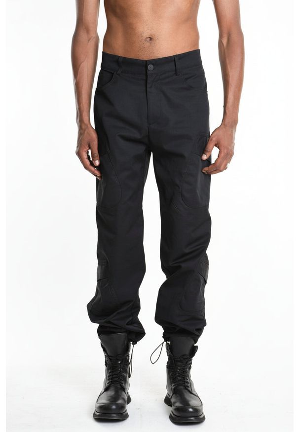 La Haine Inside Us Spodnie | 3Z M1203 | Mężczyzna | Czarny. Kolor: czarny. Materiał: bawełna, poliester. Długość: długie. Wzór: moro, aplikacja. Styl: militarny