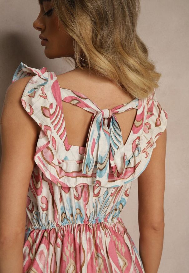 Renee - Różowa Sukienka Rozkloszowana Wiskozowa Wiązana na Plecach we Wzór Boho Turieza. Okazja: na co dzień. Kolor: różowy. Materiał: wiskoza. Typ sukienki: proste. Styl: boho