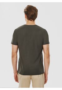 Pako Lorente - PAKO LORENTE – Zielony gładki t-shirt v-neck. Kolor: czerwony, brązowy, zielony. Materiał: bawełna, elastan. Wzór: gładki #8