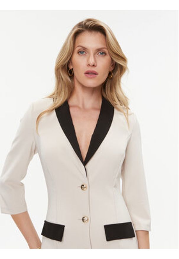 Rinascimento Sukienka codzienna CFC0019257002 Beżowy Slim Fit. Okazja: na co dzień. Kolor: beżowy. Materiał: syntetyk. Typ sukienki: proste. Styl: casual