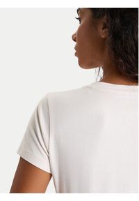 Guess T-Shirt W5BI28 J1314 Biały Slim Fit. Kolor: biały. Materiał: bawełna #4