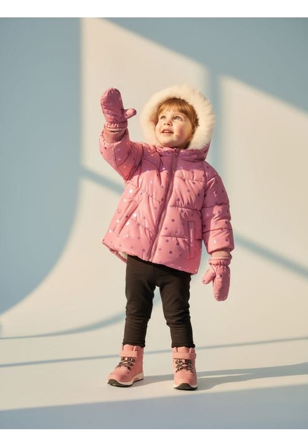 Sinsay - Kurtka ocieplana z kapturem i rękawiczkami - begonia. Typ kołnierza: kaptur