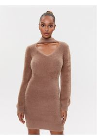Guess Sukienka dzianinowa W3BK0Z Z3BS0 Brązowy Slim Fit. Kolor: brązowy. Materiał: syntetyk #1