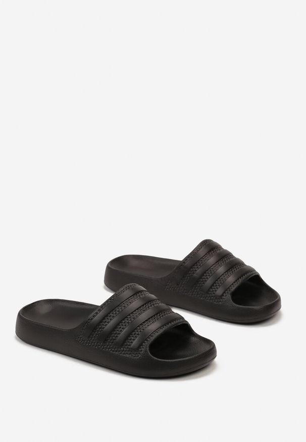 Renee - Czarne Klapki z Piankowej Tkaniny z Ozdobną Cholewką Alevir. Kolor: czarny. Materiał: tkanina. Sezon: lato. Styl: elegancki