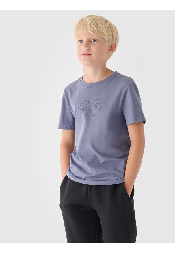 4f - 4F T-shirt z nadrukiem chłopięcy - granatowy 140 (9-10 lat). Okazja: na co dzień. Kolor: niebieski. Materiał: bawełna, jersey, dzianina. Długość rękawa: krótki rękaw. Długość: krótkie. Wzór: nadruk. Sezon: lato. Styl: sportowy, klasyczny, casual