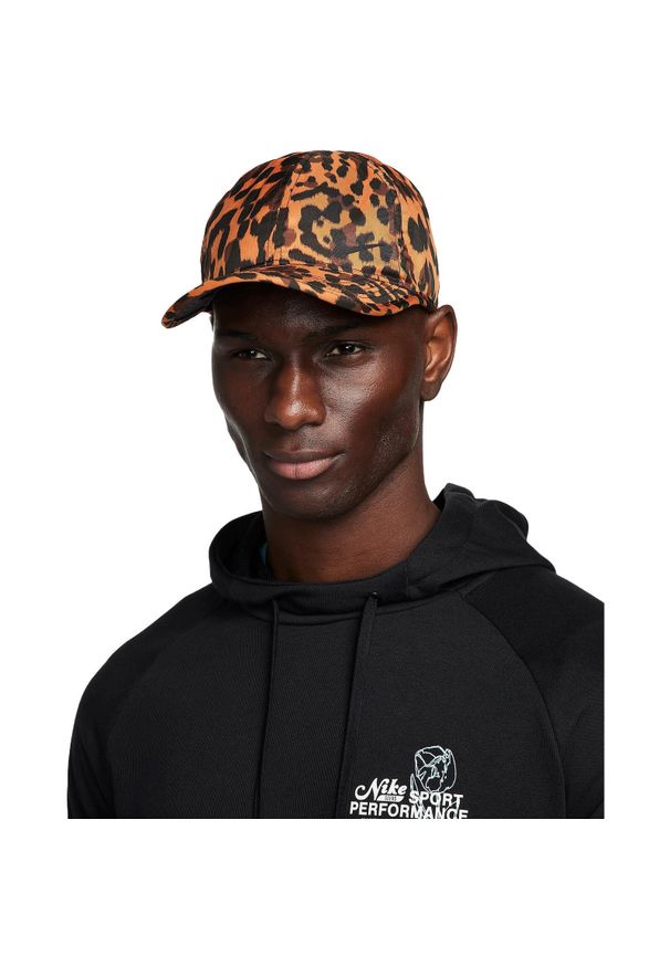 Czapka Nike Club 5, Dla obu płci. Kolor: wielokolorowy. Materiał: poliester, materiał. Styl: sportowy