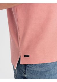 Ombre Clothing - Męska koszulka polo bez kołnierzyka - różowa V7 OM-TSCT-0156 - XXL. Typ kołnierza: bez kołnierzyka, polo. Kolor: różowy. Materiał: bawełna. Długość: długie #8