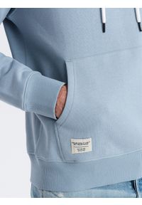 Ombre Clothing - Bluza męska dresowa kangurka z kapturem - niebieska V7 OM-SSBN-0177 - XXL. Okazja: na co dzień. Typ kołnierza: kaptur. Kolor: niebieski. Materiał: dresówka. Wzór: aplikacja. Styl: casual, klasyczny #4