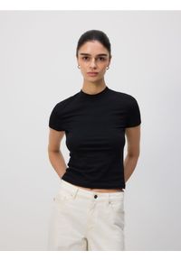 Reserved - T-shirt regular - czarny. Kolor: czarny. Materiał: włókno, dzianina, bawełna