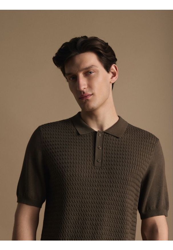 Reserved - Koszulka polo z wiskozą CIRCULOSE® - zielony. Typ kołnierza: polo. Kolor: zielony. Materiał: wiskoza