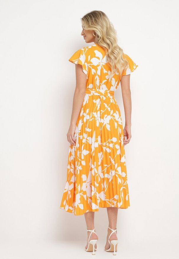 Born2be - Pomarańczowa Kopertowa Plisowana Sukienka z Gumką i Paskiem w Talii Denevia. Okazja: na co dzień. Kolor: pomarańczowy. Długość rękawa: krótki rękaw. Typ sukienki: kopertowe. Styl: casual