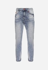 Born2be - Jasnoniebieskie Bawełniane Jeansy z Przetarciami Ragstia. Okazja: na co dzień. Kolor: niebieski. Styl: casual #5