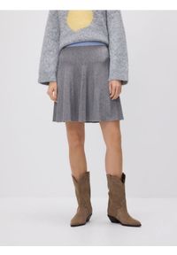 Reserved - Spódnica z wiskozą - jasnoszary. Kolor: szary. Materiał: wiskoza #1