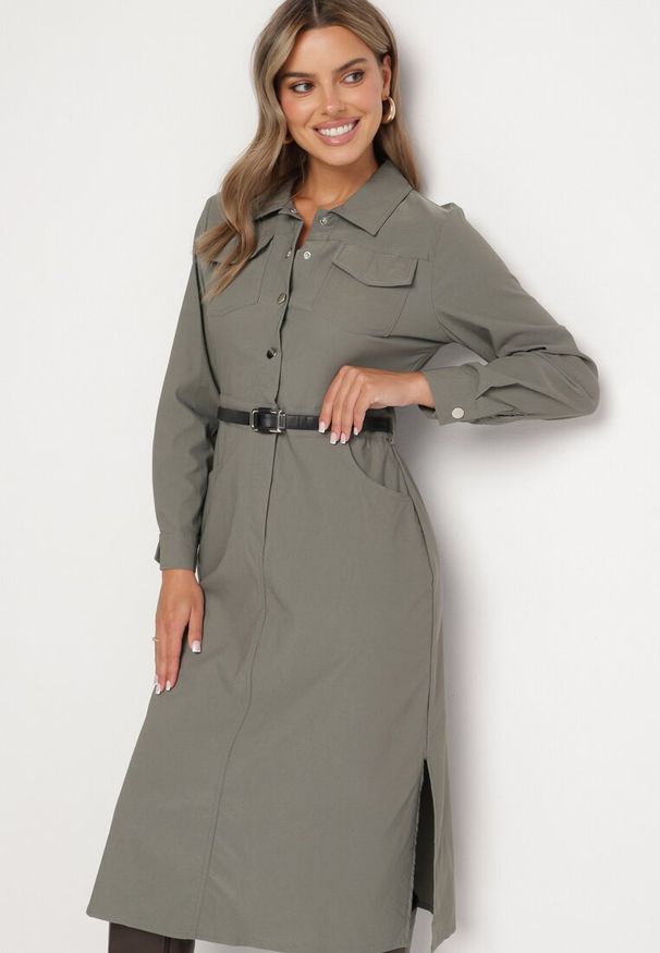Born2be - Ciemnoszara Sukienka o Koszulowym Kroju z Dodatkowym Paskiem i Rozcięciami u Dołu Arinnis. Okazja: na spacer, na co dzień. Kolor: szary. Długość rękawa: długi rękaw. Typ sukienki: koszulowe. Styl: casual, klasyczny
