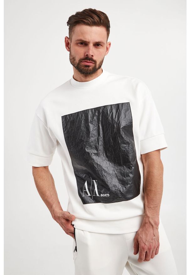 Armani Exchange - Bluza ARMANI EXCHANGE. Materiał: tkanina. Długość rękawa: krótki rękaw. Długość: krótkie. Wzór: aplikacja
