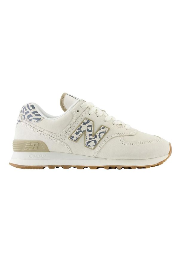 Buty do chodzenia damskie New Balance 574. Zapięcie: sznurówki. Kolor: biały. Materiał: materiał. Szerokość cholewki: normalna. Model: New Balance 574. Sport: turystyka piesza