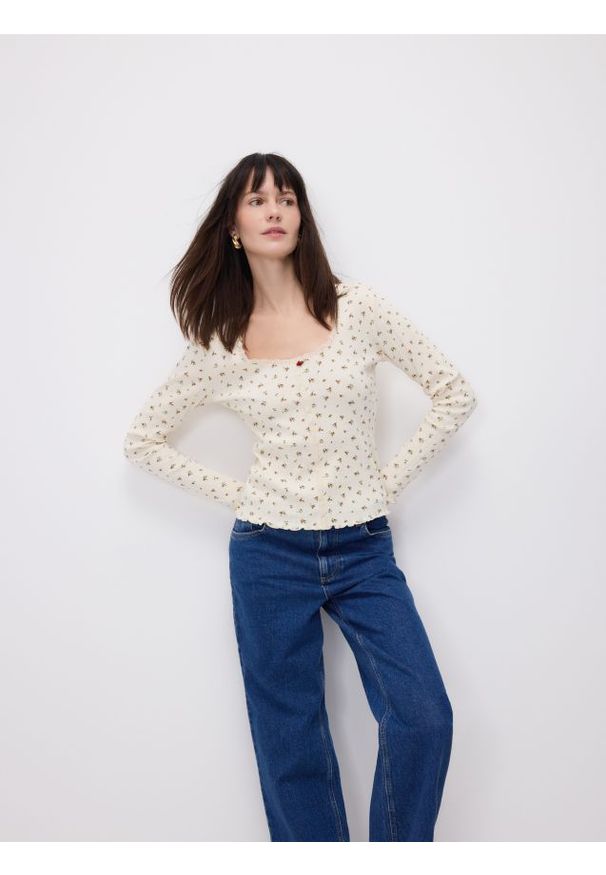 Reserved - Bawełniany longsleeve - złamana biel. Materiał: bawełna. Długość rękawa: długi rękaw