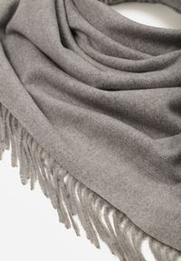 Born2be - Szary Trójkątny Szalik z Wiskozy i Bawełny z Frędzlami Vetirala. Okazja: na co dzień, do pracy, na spotkanie biznesowe. Kolor: szary. Materiał: bawełna, wiskoza. Styl: biznesowy, casual, elegancki #4