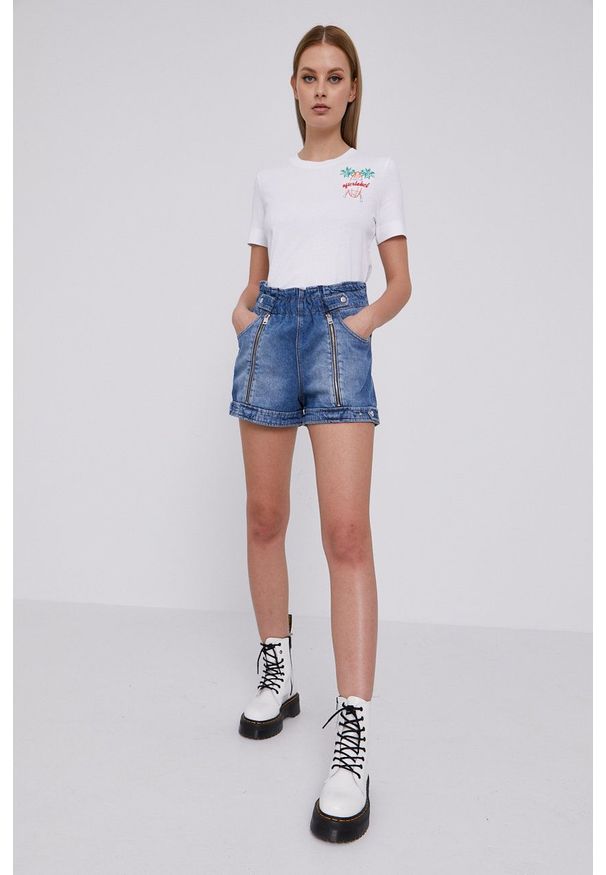 After Label T-shirt damski kolor biały. Okazja: na co dzień. Kolor: biały. Wzór: aplikacja. Styl: casual