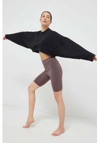 Fila szorty Collias damskie kolor szary gładkie high waist. Stan: podwyższony. Kolor: szary. Materiał: bawełna, skóra, dzianina. Wzór: gładki #1