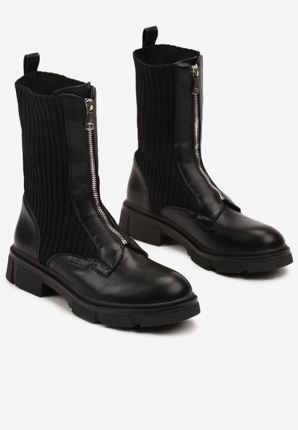 Born2be - Czarne Botki ze Skarpetkową Cholewką Zapinane z Przodu na Suwak Zinola. Okazja: na co dzień. Kolor: czarny. Materiał: jeans. Szerokość cholewki: normalna. Wzór: aplikacja. Obcas: na obcasie. Styl: elegancki, klasyczny, casual. Wysokość obcasa: średni