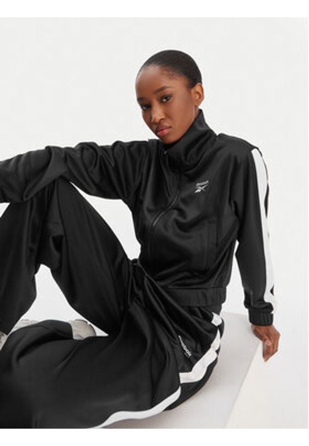 Reebok Bluza Cecilia RK25511CCW Czarny Regular Fit. Kolor: czarny. Materiał: syntetyk