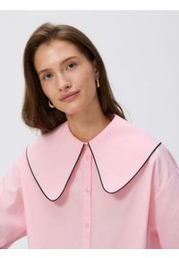 Reserved - Koszula z szerokim kołnierzem - różowy. Kolor: różowy. Materiał: bawełna, tkanina #1