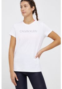 Calvin Klein Performance - T-shirt. Kolor: biały. Materiał: dzianina, materiał. Wzór: nadruk