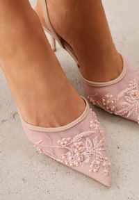 Renee - Różowe Szpilki VICES Slingback z Noskami w Szpic Ozdobionymi Haftem i Koralikami Laraidina. Zapięcie: pasek. Kolor: różowy. Materiał: satyna. Wzór: haft, aplikacja. Obcas: na szpilce #2
