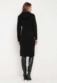 Born2be - Czarna Wełniana Sukienka z Kapturem w Prążki Tyrwe. Okazja: na co dzień. Typ kołnierza: kaptur. Kolor: czarny. Materiał: wełna. Długość rękawa: długi rękaw. Wzór: prążki. Typ sukienki: proste. Styl: klasyczny, casual, elegancki #3