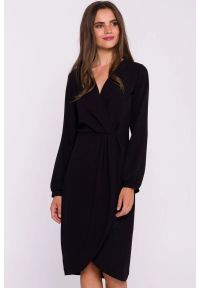 Stylove - Elegancka sukienka z dekoltem V i zakładkami czarna. Typ kołnierza: typu klepsydra. Kolor: czarny. Materiał: tkanina, materiał, elastan. Typ sukienki: kopertowe. Styl: elegancki #1