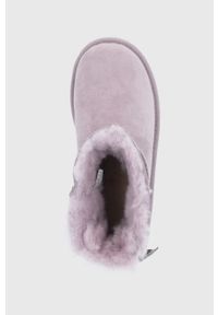 Ugg - UGG Śniegowce zamszowe dziecięce Mini Bailey Glitz. Nosek buta: okrągły. Kolor: fioletowy. Materiał: zamsz. Szerokość cholewki: normalna #4