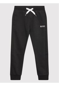 BOSS - Boss Spodnie dresowe J24753 S Czarny Regular Fit. Kolor: czarny. Materiał: bawełna