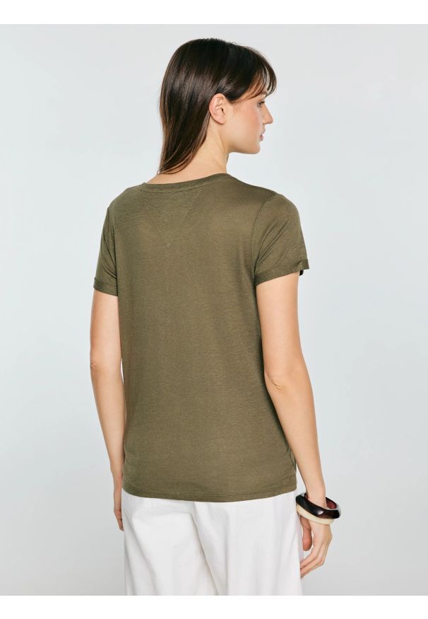 Big-Star - Koszulka damska z domieszką lnu khaki Otria 303. Kolor: zielony. Materiał: len. Styl: klasyczny