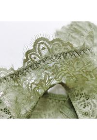 Intica - Stringi koronkowe z ozdobną gumką Lebbie. Kolor: zielony. Materiał: koronka. Wzór: koronka #2