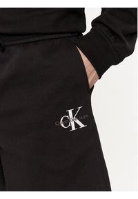 Calvin Klein Jeans Szorty sportowe Monologo J30J325131 Czarny Regular Fit. Kolor: czarny. Materiał: bawełna. Styl: sportowy #2
