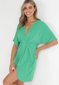 Born2be - Zielona Sukienka z Kopertowym Dekoltem i Rękawem Nietoperz Eupfia. Kolor: zielony. Sezon: lato. Typ sukienki: kopertowe #5