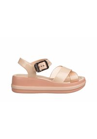 Sandały Azaleia Marie Sandal Plat Fem Light Nude 198051, Różowy, Tworzywo - 40. Okazja: na co dzień. Zapięcie: klamry. Kolor: różowy. Materiał: tworzywo sztuczne. Wzór: paski. Styl: casual, sportowy #1